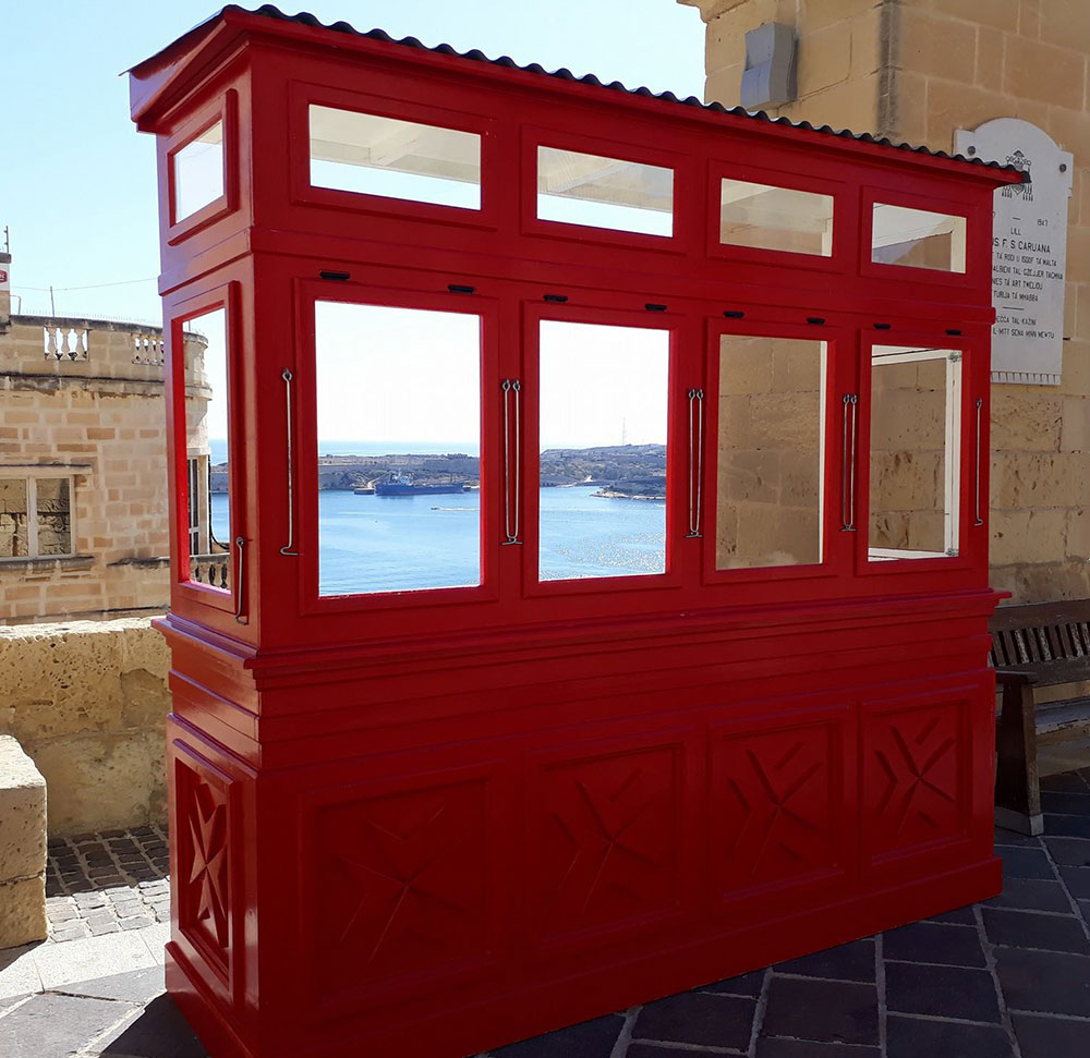 Maltese Balcony Bar