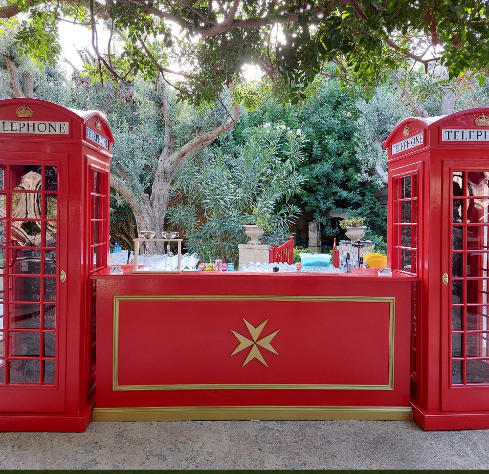 https://www.damianscocktailsmalta.com/wp-content/uploads/2022/10/TelephoneBox.jpg